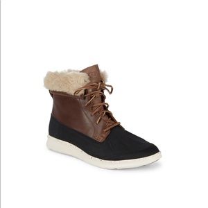 UGG Roskoe Duck toe Boot